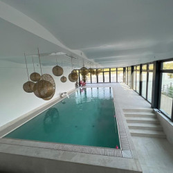 Piscină privată Iași cu Serena Bianco de la Rosa Gres