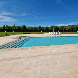 Piscină privată Balotești cu Mistery White și Mistery Sand de la Rosa Gres