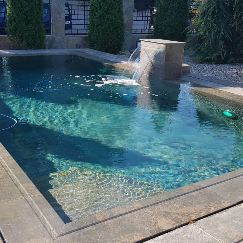 Piscină privată Pitești cu Pietro Dark de la Rosa Gres