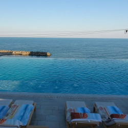 Piscine publice Hotel Pam Beach Olimp cu Mistery White de la Rosa Gres