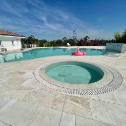 Piscină privată cu piscină copii din Iași cu Pietro White de la Rosa Gres