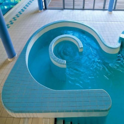 Piscina curba